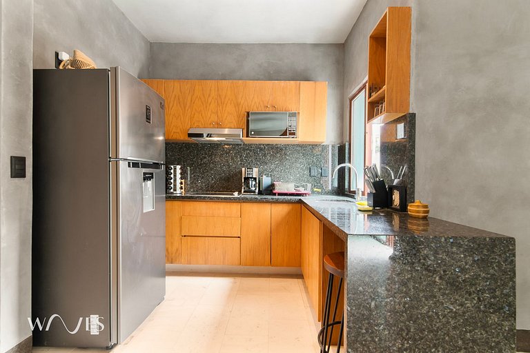 Prime 5th Ave Stay - 4BR with King Beds & City Vie