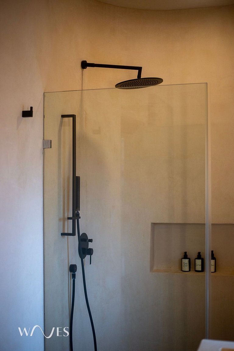 Prime 5th Ave Stay - 4BR with King Beds & City Vie