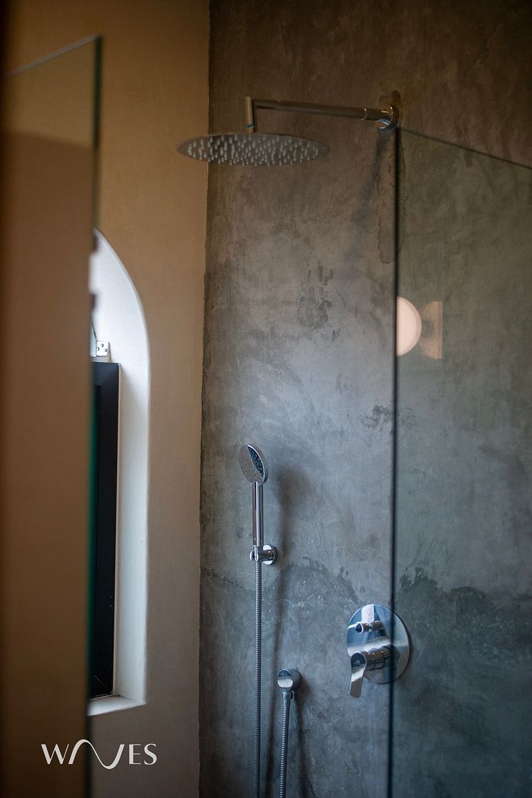 Prime 5th Ave Stay - 4BR with King Beds & City Vie