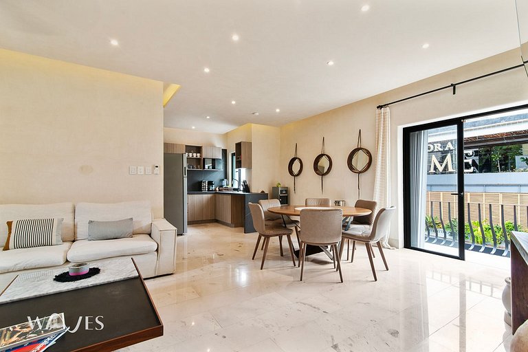 Prime 5th Ave Stay - 4BR with King Beds & City Vie