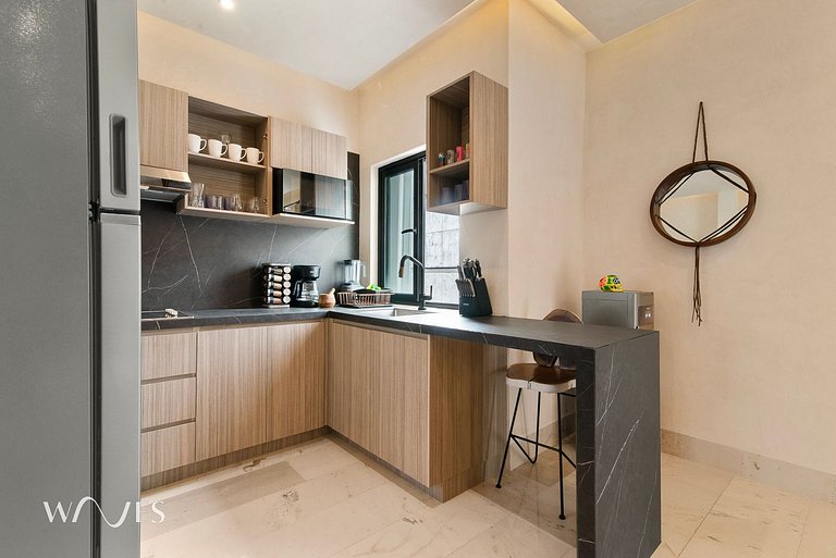 Prime 5th Ave Stay - 4BR with King Beds & City Vie