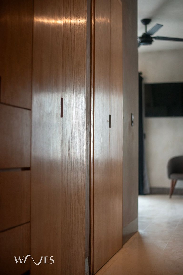 Prime 5th Ave Stay - 4BR with King Beds & City Vie