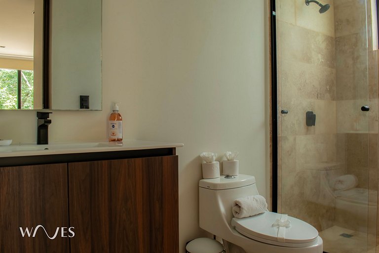 Spacious 2 Br. w/Private Pool and Stunning Views