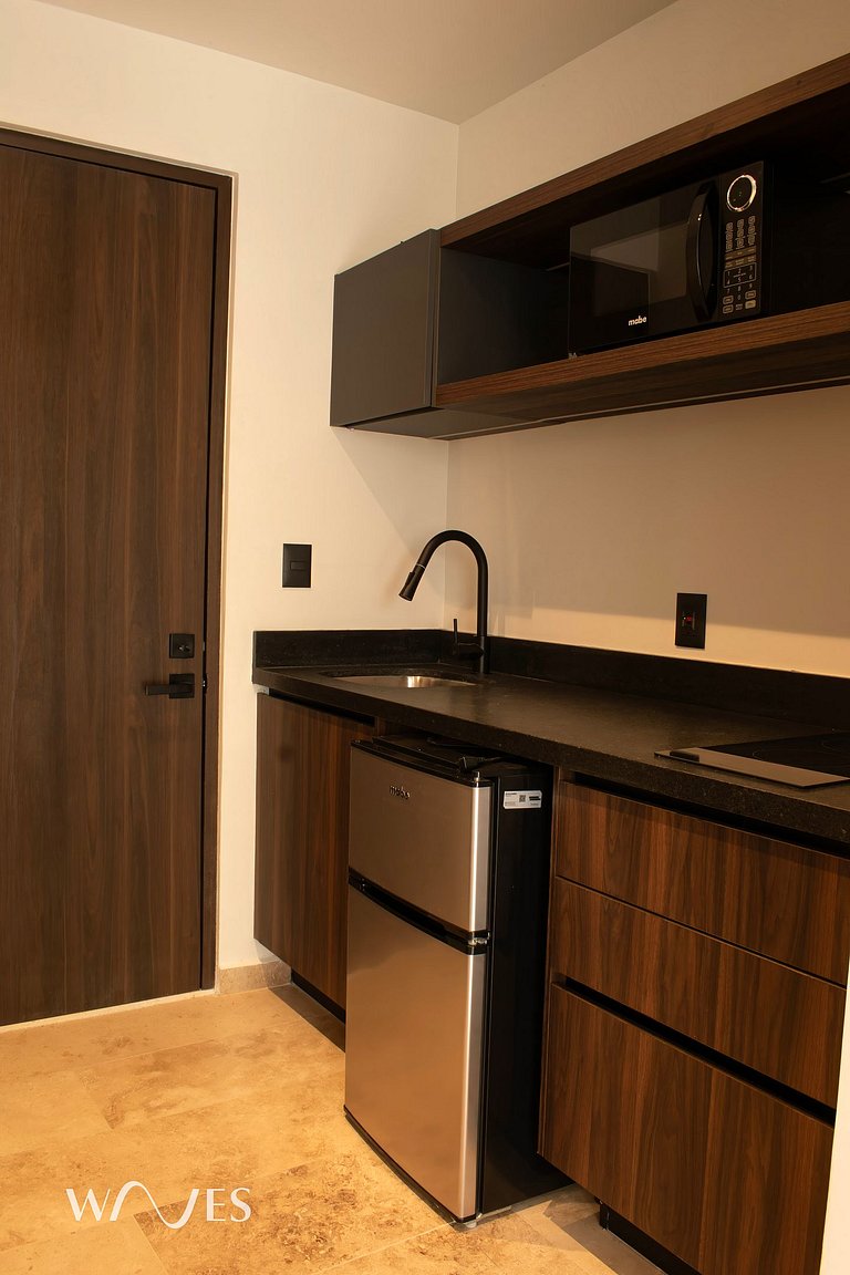 Spacious 2 Br. w/Private Pool and Stunning Views