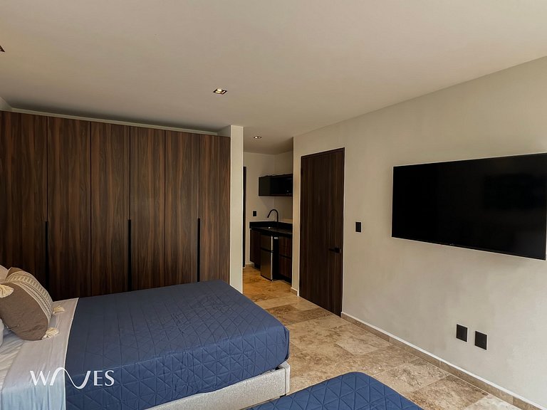 Spacious 2 Br. w/Private Pool and Stunning Views