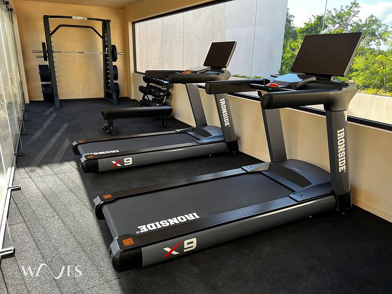 Spacious 2 Br. w/Private Pool and Stunning Views