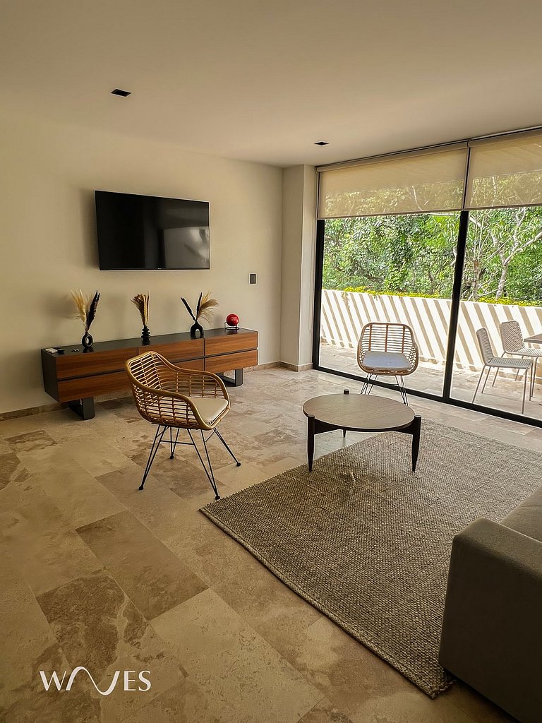 Spacious 2 Br. w/Private Pool and Stunning Views