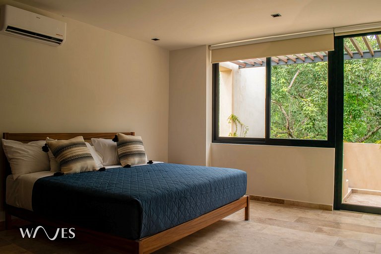 Spacious 2 Br. w/Private Pool and Stunning Views