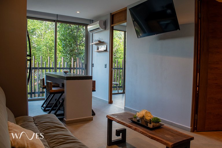 Great Located 2 Br. w/Sauna and Rooftop Pool