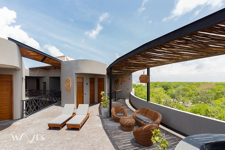 Great Located 2 Br. w/Sauna and Rooftop Pool