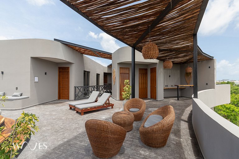 Great Located 2 Br. w/Sauna and Rooftop Pool