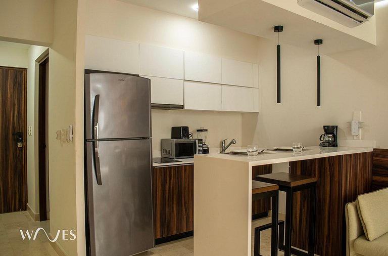 Great Located Spacious Studio w/Rooftop Pool