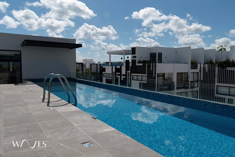 Estudio Moderno con Alberca y Gimnasio