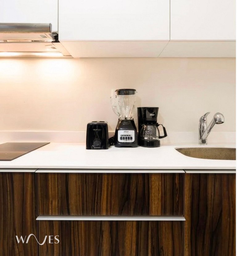 Modern Studio w/Rooftop Pool and Gym