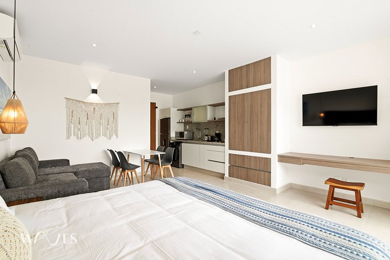 Spacious Loft Steps from the Beach