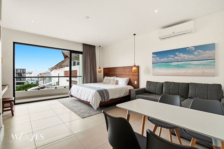 Spacious Loft Steps from the Beach