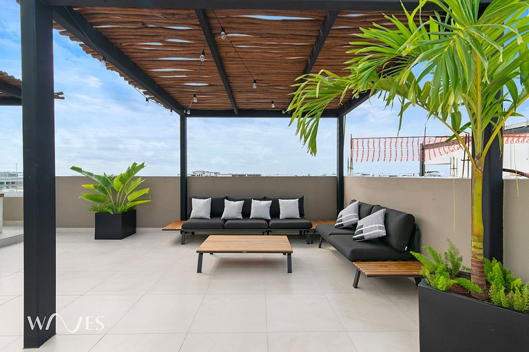 Spacious Loft Steps from the Beach