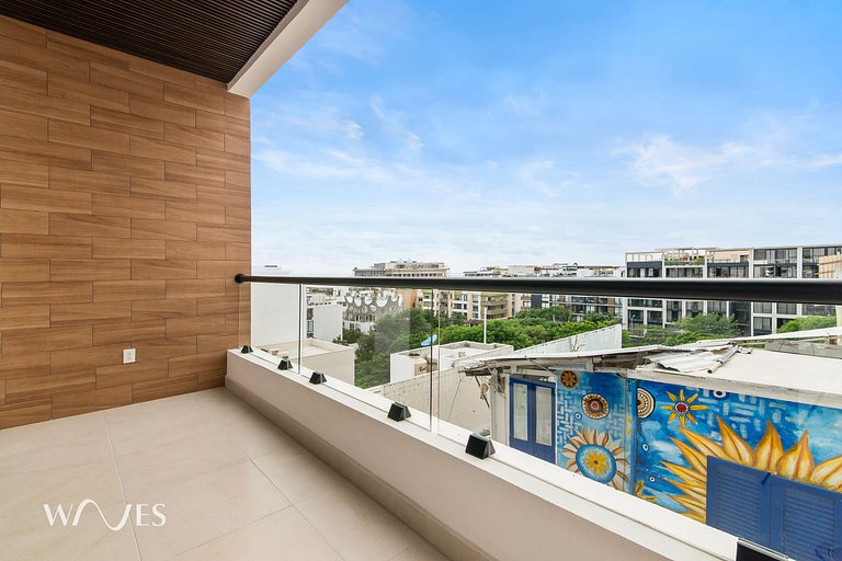 Spacious Loft Steps from the Beach