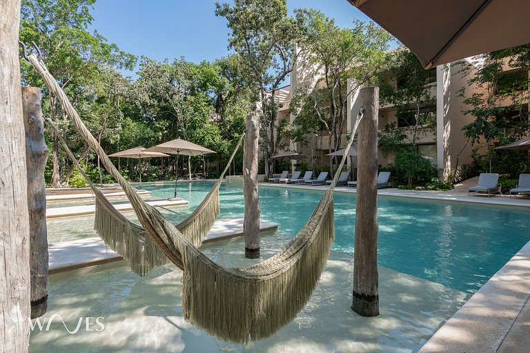 Oasis Chic con Piscina Privada y Vista a la Jungla