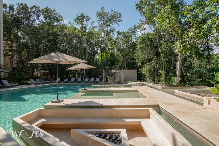 Oasis Chic con Piscina Privada y Vista a la Jungla