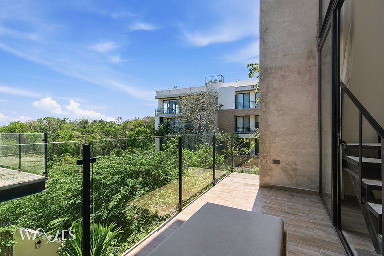 1 Br. Penthouse with Top Nature Views