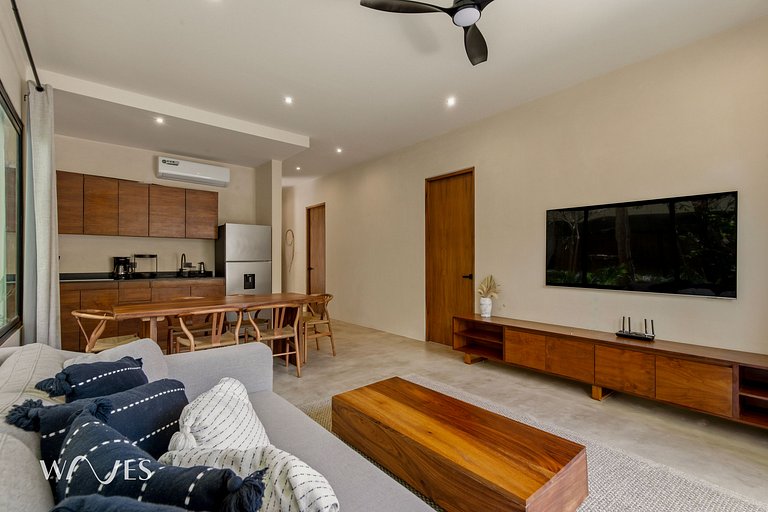 Bright Chic-Style Apartment with Private Pool
