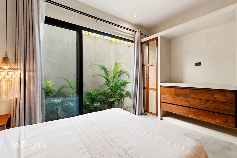 Bright Chic-Style Apartment with Private Pool