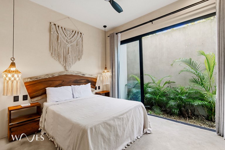 Bright Chic-Style Apartment with Private Pool