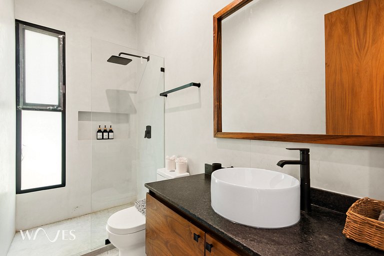 Bright Chic-Style Apartment with Private Pool
