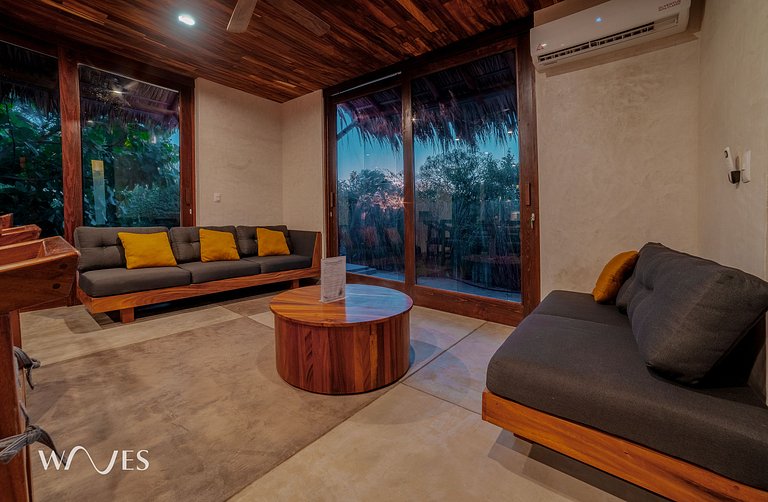 Dream House - Exclusive Villa Steps from the Beach