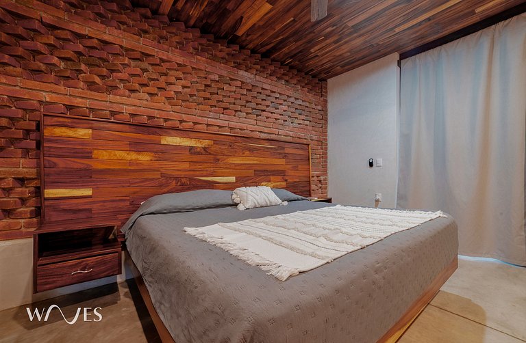 Dream House - Exclusive Villa Steps from the Beach